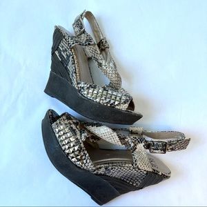 BKE SOLE | Women | Brown Snakeskin Platform Wedge Sandal | size 6